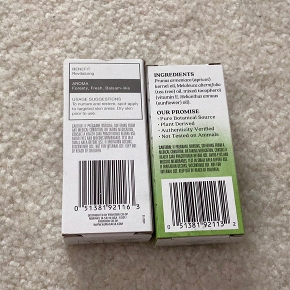 2 AURA CASIA ESSENTIAL OIL, ROLL-ON TEA TREE & FRANKINCENSE, NEW - Picture 4 of 4